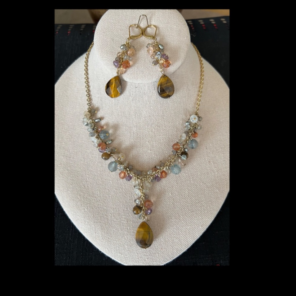 Avon Necklace & Earrings, Beaded